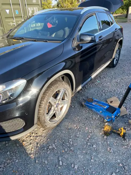 Mobile tyre fitting on a Mercedes GLA on a customer's driveway